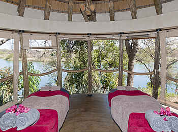 Divava Okavango Lodge and Spa: Behandlungszimmer Divava Okavango Lodge and Spa: Behandlungszimmer