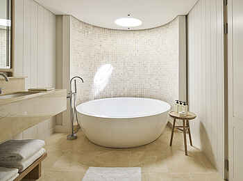 LUX Belle Mare: Die Badewanne in der Grand LUX Suite LUX Belle Mare: Die Badewanne in der Grand LUX Suite
