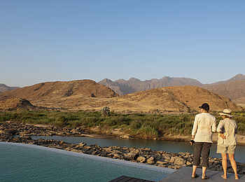 Okahirongo River Camp: Flussufer Okahirongo River Camp: Flussufer