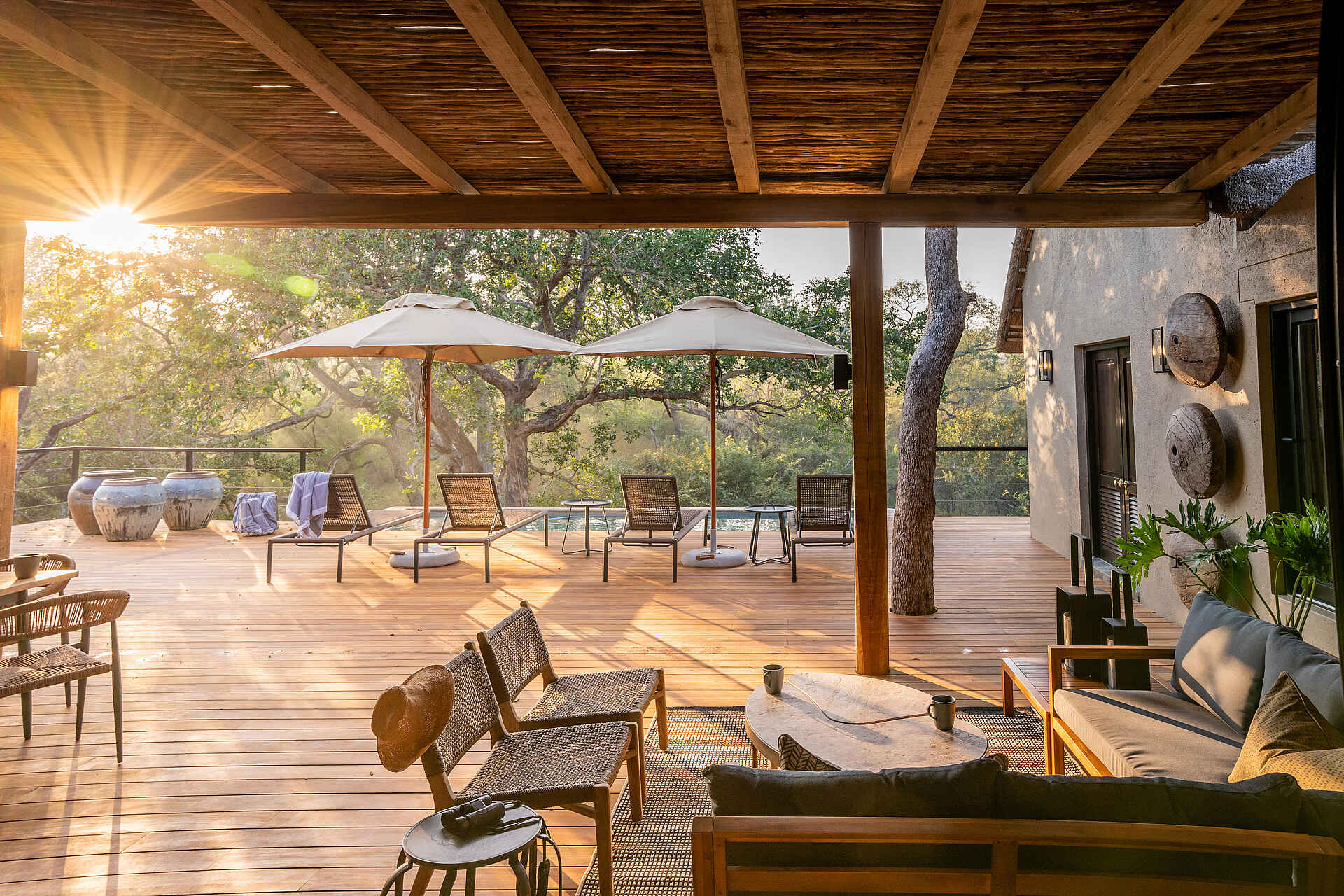 Thornybush Game Lodge: Die Terrasse des Kamara House Thornybush Game Lodge: Die Terrasse des Kamara House