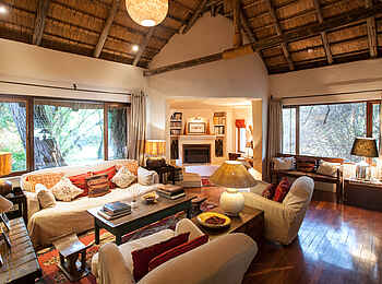 Tongabezi Lodge: Wohnzimmer des Tangala House