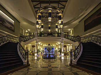 Hemingways Nairobi: Treppenhaus Hemingways Nairobi: Treppenhaus