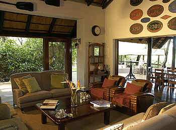 Sabi Sabi Selati Camp: Geschmackvolle Lounge Sabi Sabi Selati Camp: Geschmackvolle Lounge