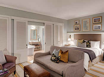 Strand Hotel Swakopmund: Junior Suite Bett und Sofa Strand Hotel Swakopmund: Junior Suite Bett und Sofa