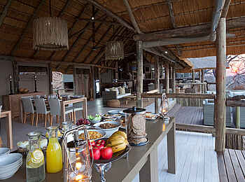 Ghoha Hills Savuti Lodge: Essbereich