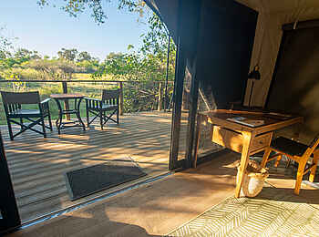 Machaba Camp: Blick auf die Terrasse