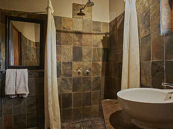 Thamalakane River Lodge: Badezimmer Familiensuite