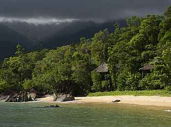 Masoala Forest Lodge: Dunkler Himmel am Strand Masoala Forest Lodge: Dunkler Himmel am Strand