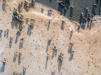 Robins Camp: Luftbild am Wasserloch Robins Camp: Luftbild am Wasserloch