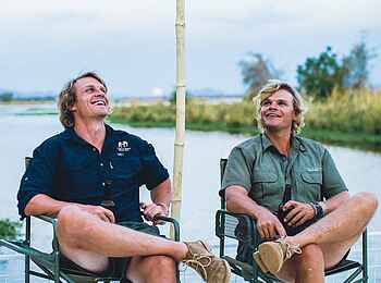 Tusk and Mane Safaris: Luke Evans, links, und Kyle Branch Tusk and Mane Safaris: Luke Evans, links, und Kyle Branch
