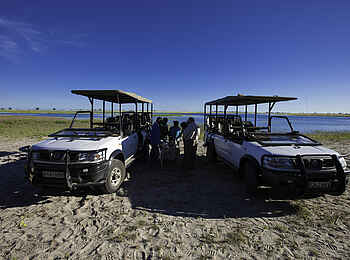 Chobe Marina Lodge: Safarifahrzeuge