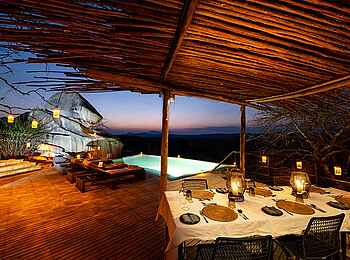 Jabali Ridge Camp: Dinner am Pool Jabali Ridge Camp: Dinner am Pool
