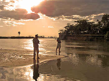 Lake Manze Camp: Petri Heil Lake Manze Camp: Petri Heil