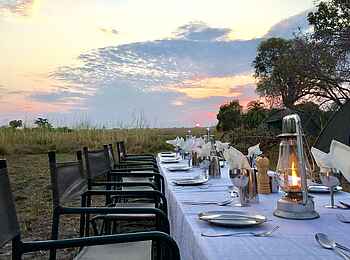 Mopriri Camp: Dinner im Fly Camp Mopriri Camp: Dinner im Fly Camp