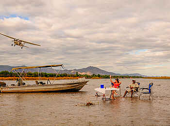 Royal Zambezi Lodge: Fly-by