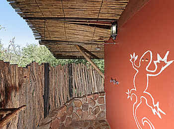 Waterberg Guest Farm: Geschützte Außendusche Waterberg Guest Farm: Geschützte Außendusche