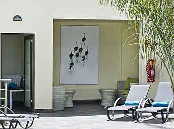 Galton House: Liegestühle