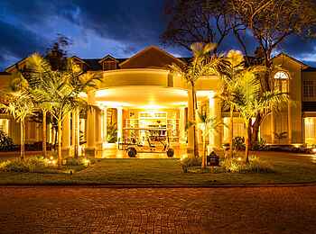 Hemingways Nairobi: Gebäudefront Hemingways Nairobi: Gebäudefront