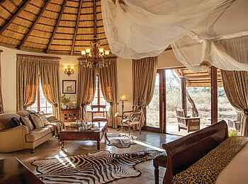 King's Camp: Lounge der Suite King's Camp: Lounge der Suite