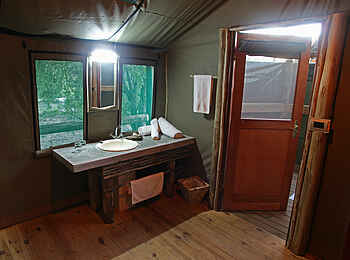 Nata Lodge: Bad eines Gästezeltes Nata Lodge: Bad eines Gästezeltes