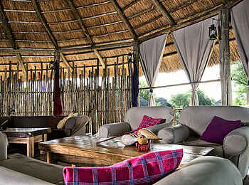 Tarangire River Camp: Lounge in der Hauptlodge Tarangire River Camp: Lounge in der Hauptlodge