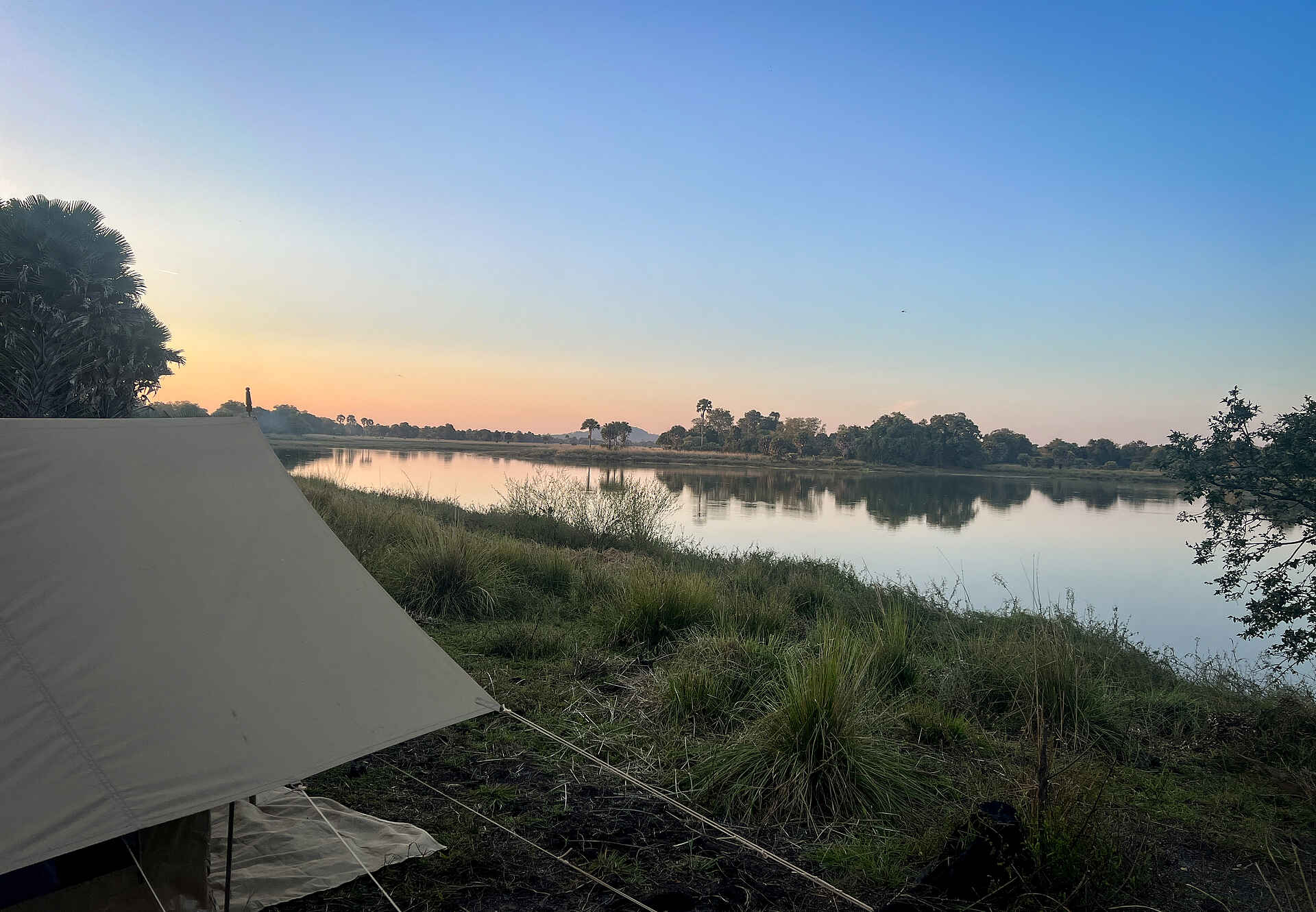 Charlie Ugalla Safari Camp: Ausblick über den Fluß