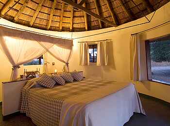 Nsefu Camp: Doppelbett im Rondaviel