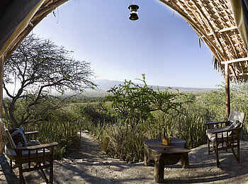 Olduvai Camp: Blick aus einem Gästezelt