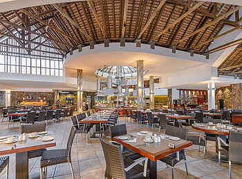 Shandrani Beachcomber Resort and Spa: Restaurant Shandrani Beachcomber Resort and Spa: Restaurant