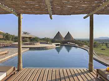 Mara Bushtops: Pool mit Blick