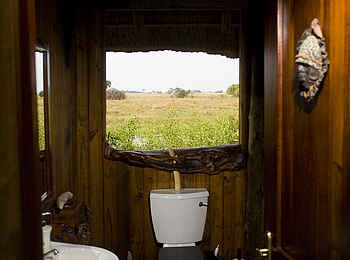 Lebala Camp: Gäste.-WC im öffentlichen Bereich