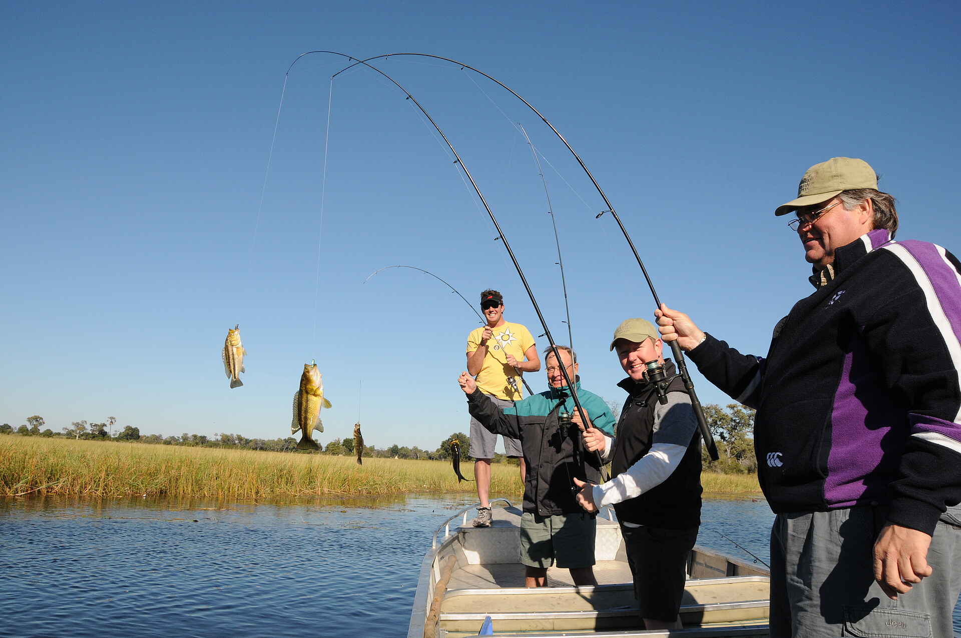 Africa, African Horseback Safaris, Afrika, Afrikanische Wildhunde, afrikarma, Binnendelta, Birding, Boma, Bootsfahrten, Botsuana, Botswana, Braunkehlreiher, Buchen, Buchung, ecological monitoring, Eco-Safari, Einbaum-Boote, environmental monitoring, Fischadler, Flusspferde, Horseback Riding, Information, Informationen, Flusspferd, Krokodil, Nilkrokodil, Nilpferd, Macatoo Camp, Afrikanischer Wildhund, Breitmaulnashorn, Mokoros, Nashorn, Pool, Reiten, Reit-Safari, Swimmingpool, Nachhaltigkeit, Nachtpirschfahrten, Okavango, Okavango Delta, Okavango Panhandle, Okavango River, Okavangobecken, Okavangodelta, Ökologisch, Pferde, Pirschfahrten, Ranwanalenaus, Reise, Reiseveranstalter, Reitsafari, Safari, Umweltüberwachungen, Urlaub, Vogelbeobachtungen, Vollpension, Wasserböcke, www.afrikarma.de, Ngamiland East, Big Five, Büffel, Elefant, Leopard, Löwe, Spitzmaulnashorn, Aktivitäten, Angel, Angeln, Boot-Safari, Bootstour, Fauna, Fische, Fischen, Frischer Fisch, Gäste, Tiere, Wasser