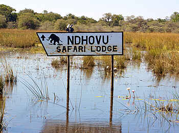 Ndhovu Safari Lodge: Hochwasser am Okavango Ndhovu Safari Lodge: Hochwasser am Okavango