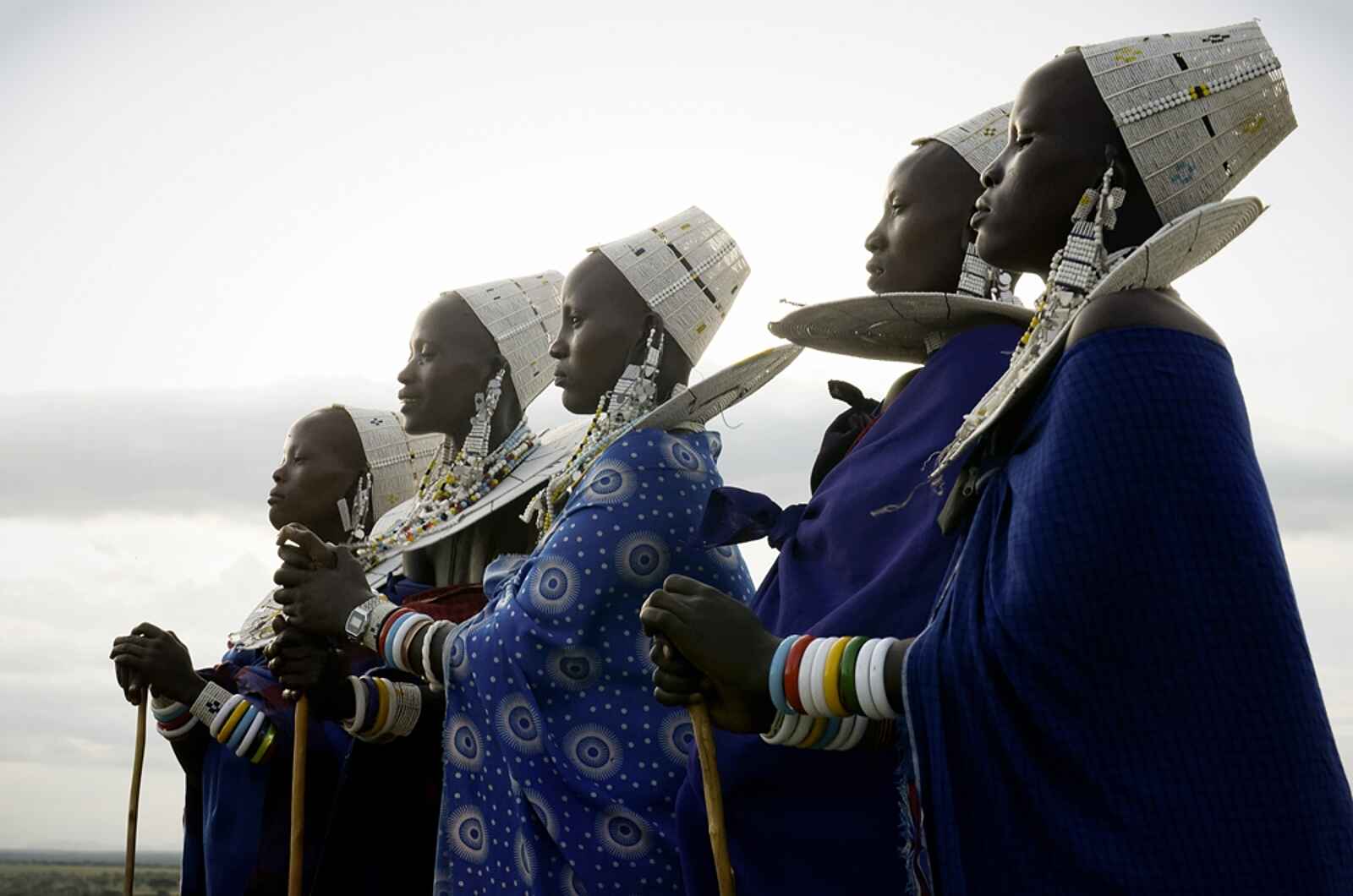 Nduara Loliondo: Massai in Festkleidung Nduara Loliondo: Massai in Festkleidung