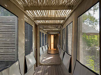 Nxabega Okavango Tented Camp: Durchgang