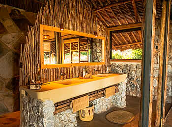 Soroi Cheetah Tented Camp: Doppelwaschbecken