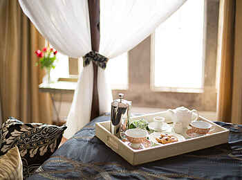 Giraffe Manor: Teetablett Giraffe Manor: Teetablett