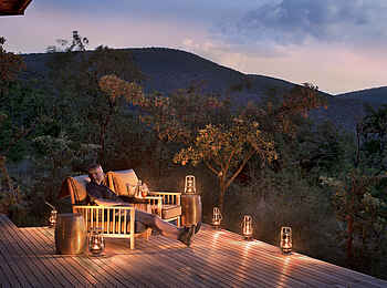 Marataba Mountain Lodge: Terrasse mit Laternen Marataba Mountain Lodge: Terrasse mit Laternen