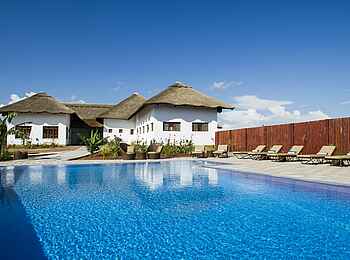 Farmhouse Valley Lodge: Swimmingpool