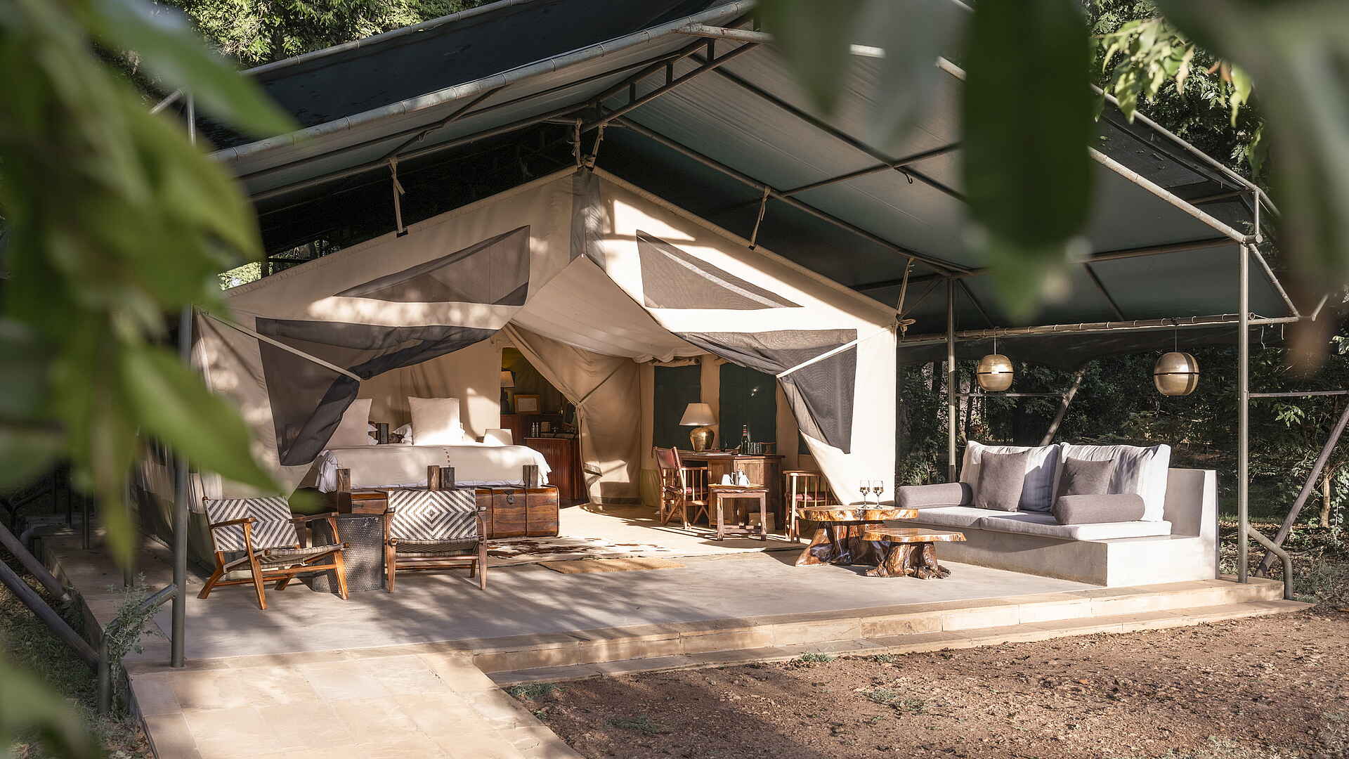 Governors' Il Moran Camp: Luxury Tent Terrasse Governors' Il Moran Camp: Luxury Tent Terrasse