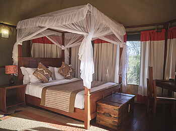 Tipilikwani Mara Camp: Luxury Tent Bett mit Moskitonetz