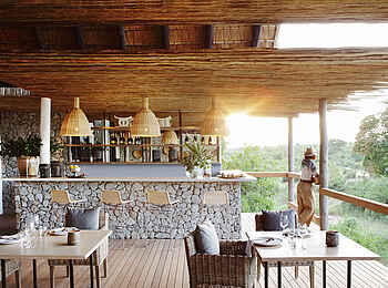 Londolozi Private Granite Suites: Bar mit Ausblick
