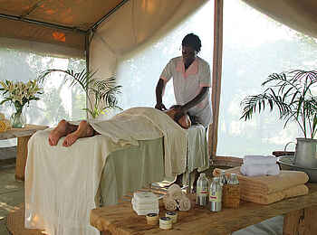 Naibor Camp: Spabehandlung Naibor Camp: Spabehandlung