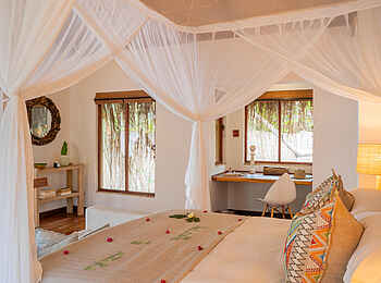 Azura Benguerra Island Retreat: Luxury Beach Villa Blick hinein