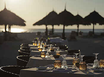 Gold Zanzibar Beach House & Spa: Dinner am Strand