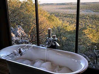 Horizon by Ongava: Badewanne mit Aussicht