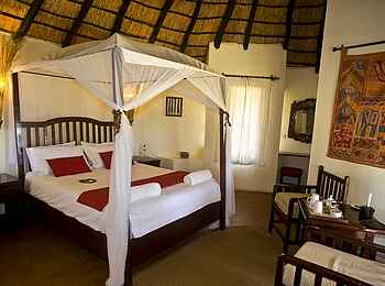 Mukambi Safari Lodge: Gästezeltinterieur Mukambi Safari Lodge: Gästezeltinterieur