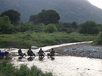 Sarara Camp: Ausflug an einen Fluss Sarara Camp: Ausflug an einen Fluss