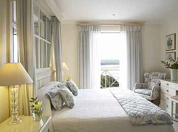 The Plettenberg: Schlafbereich im Double Room mit Frisiertisch