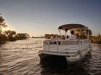 Victoria Falls Rapid View Villa: Eine Bootsfahrt auf dem Zambezi